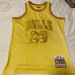 Mitchell & Ness Gold Michael Jordan Jersey
